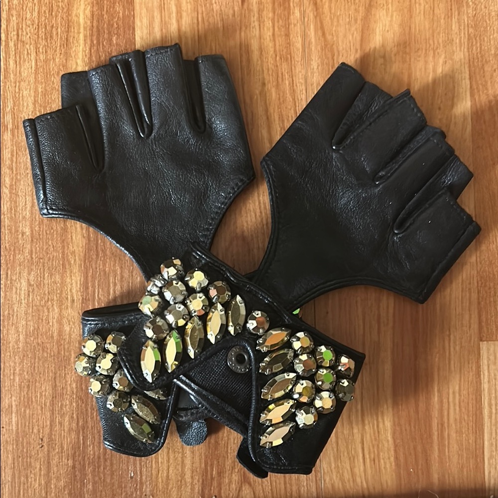 KARL LAGERFELD Black Fingerless Gloves with Rhinestone Embellishments